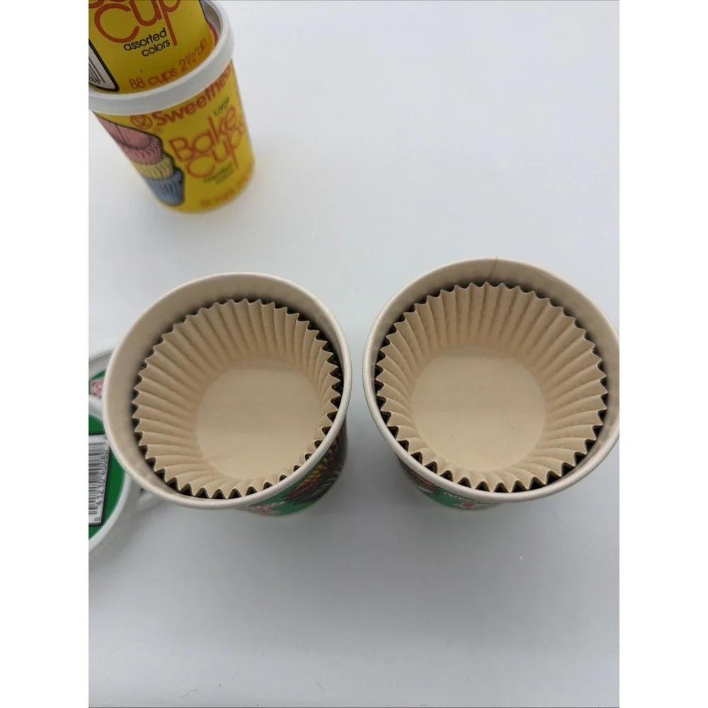 Vintage Sweetheart Bake Cups Cupcake Liners Yellow Green Decor New Lot Of 4 READ